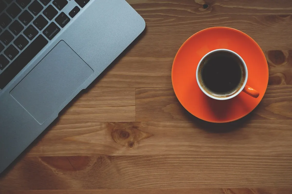 AI Chatbots vs Search Engines: A Morning News Research Comparison